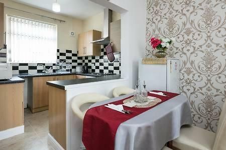 Knutsford House Holidays Manchester Bagian luar foto