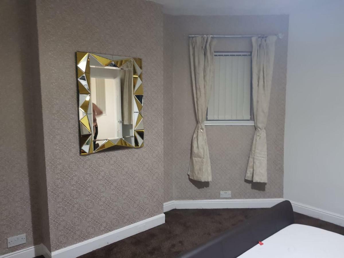 Knutsford House Holidays Manchester Bagian luar foto
